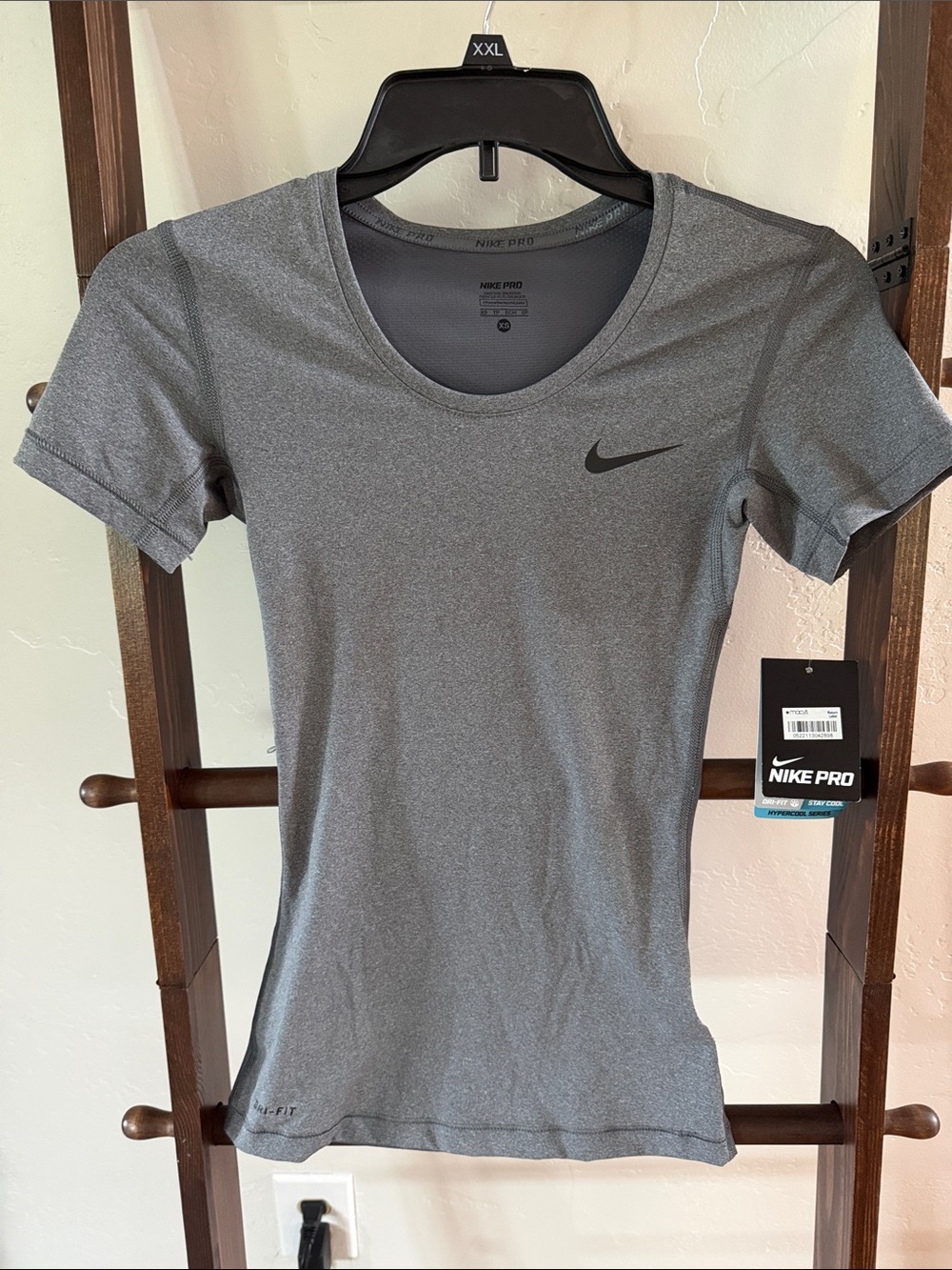 Nike Women’s Heather Gray Short-Sleeve Performance Tee